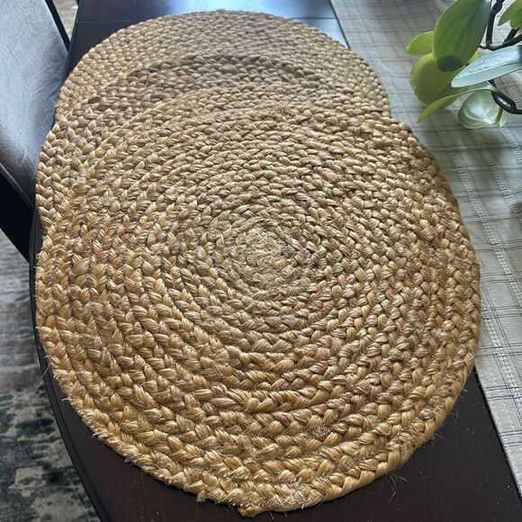 Pier 1 Round Braided Natural Material (4) Placemats - Picture 1 of 4